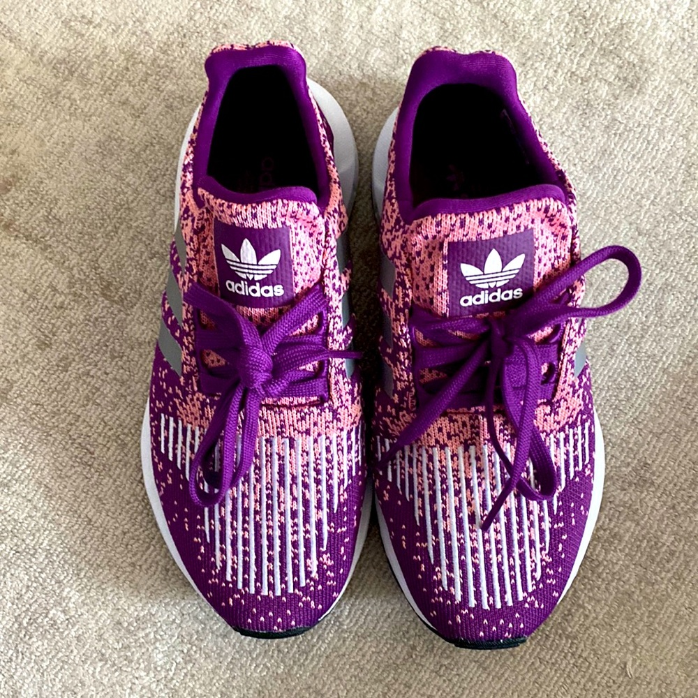 Adidas Swift Run W Women’s Sneakers. New in Box!